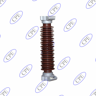 Isolador do prendedor de relâmpago da porcelana C-120 do IEC 35KV para a linha da distribuição
