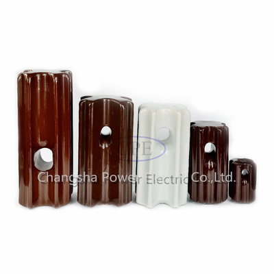 Isoladores limpos Brown da tensão da porcelana do ANSI 54-4 dos isoladores 89KN da tensão ou cinza