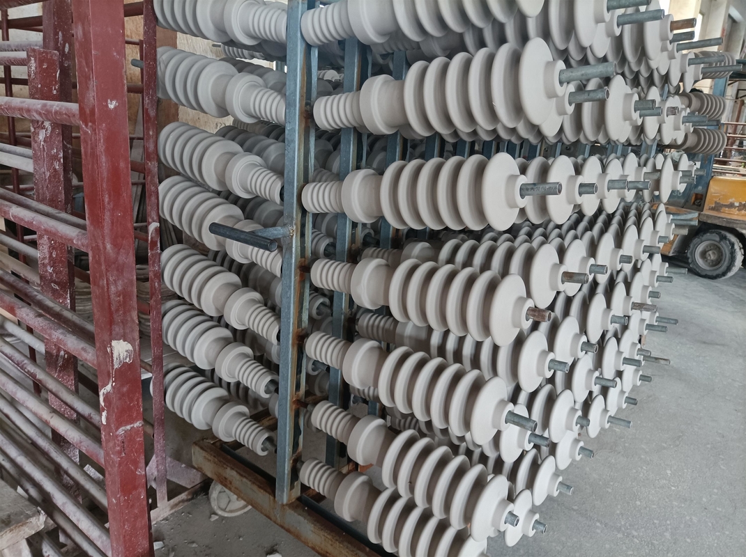 A bucha padrão Brown da porcelana do BURRO do óleo 25.8kV do IEC vitrificou o OEM