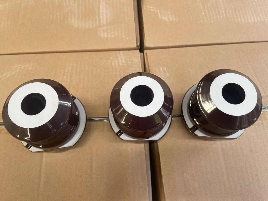 Brown vitrificou o Oem do isolador da bucha da porcelana do transformador DT1-630 disponível