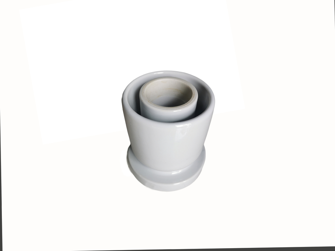 O óleo imergiu a bucha da porcelana do transformador de 1kV DT1-3150