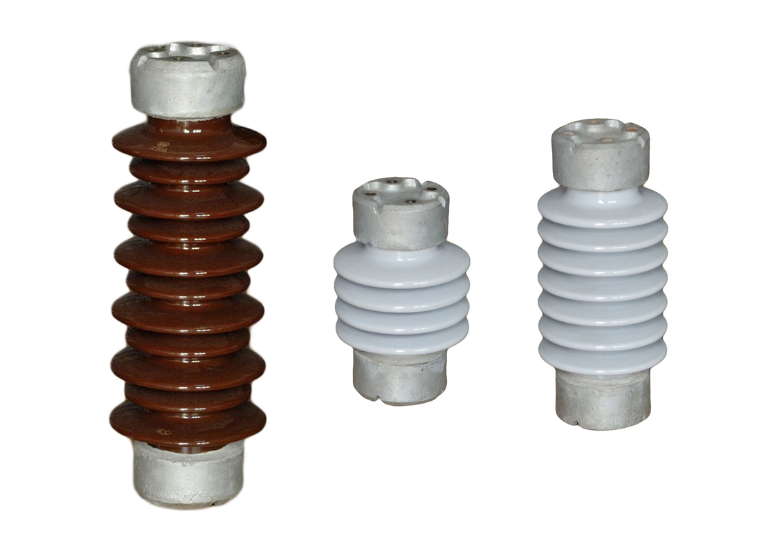 Isoladores padrão do cargo da porcelana do ANSI 250kV TR-214 de Brown para Transmmission