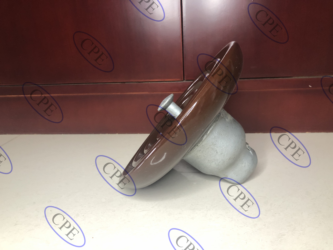 Tipo isoladores da suspensão da porcelana C-110 do ANSI Brown