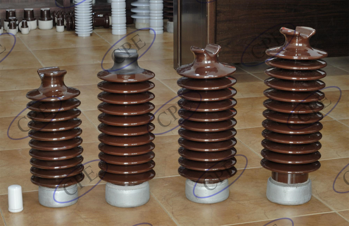 Isoladores horizontais do cargo da porcelana do ANSI 57-6 12.5kN Brown