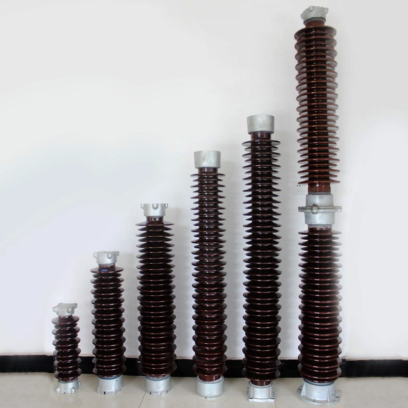 Isoladores elétricos cerâmicos 132kv da linha elétrica da porcelana do cargo de alta tensão