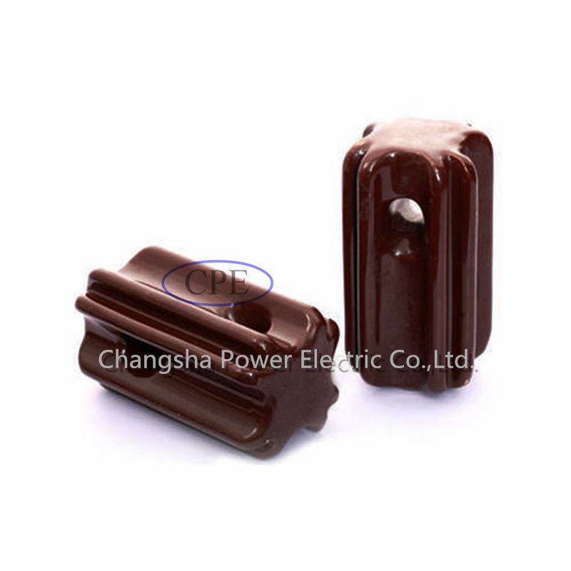Isoladores limpos Brown da tensão da porcelana do ANSI 54-4 dos isoladores 89KN da tensão ou cinza