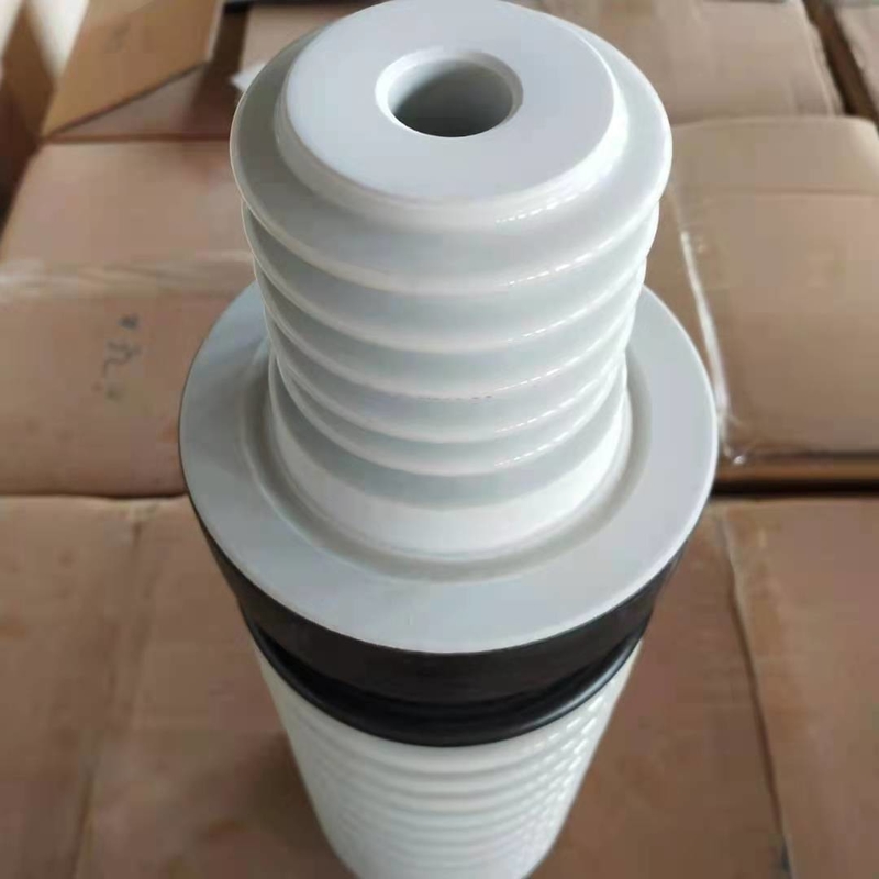 O gás padrão do IEC 36kV 12Sheds isolou o cobrimento com arbustos do OEM branco da cor