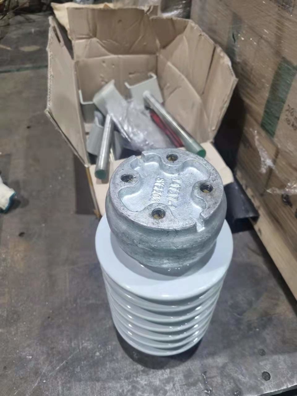 OEM do ANSI TR-208 do isolador 8.9kN da porcelana de Gray Glazed Station Post Electrical